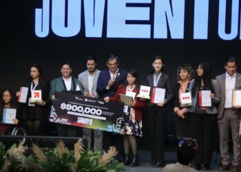 Premia el gobernador Américo Villarreal a la juventud y al deporte tamaulipeco