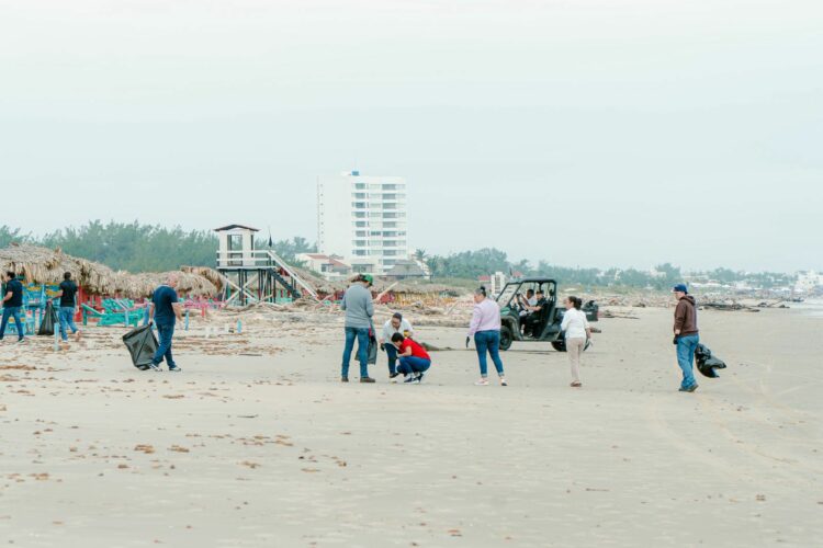 Impulsa Secretaría de Turismo limpieza permanente de las playas tamaulipecas