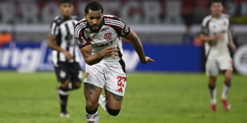 Pumas presenta a Juninho como fichaje estrella