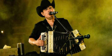 Alfredo Olivas confirma retiro temporal de los escenarios