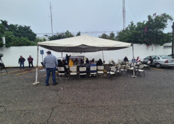 Protestan empleados de Conagua