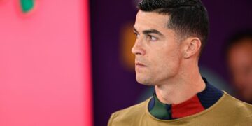 CR7 marca doblete y queda a 44 goles de alcanzar los mil