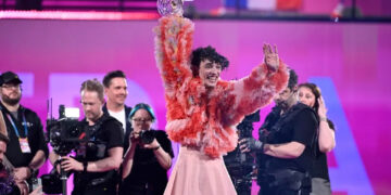Nemo renuncia a su premio de Eurovisión en protesta por Israel