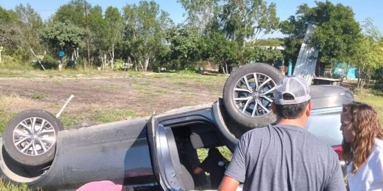 Sufre volcadura la secretaria de Bienestar en Tamaulipas