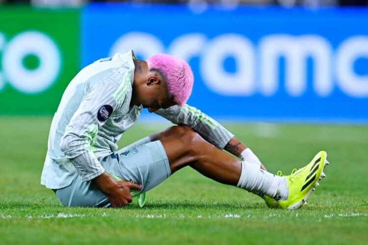 Julián Araujo busca club para no quedar fuera del Mundial 2026