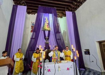 Obispo de Victoria encabeza misa en honor a la Virgen de Loreto en Burgos