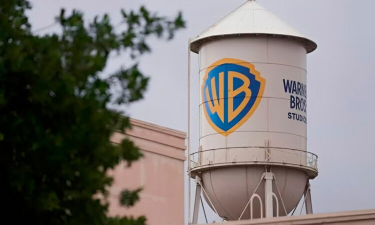 Warner apuesta por Netflix y descarta oferta de Paramount
