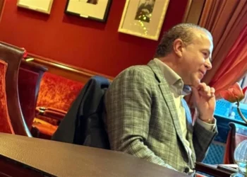 Reaparece en París Raúl Rocha Cantú, dueño de Miss Universo, mientras enfrenta proceso por delincuencia organizada