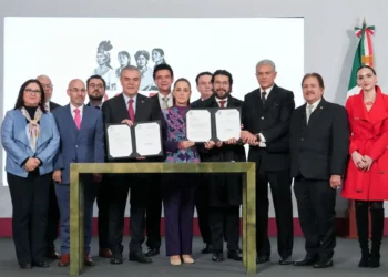 Anuncia Sheinbaum aumento de 13% al salario mínimo en 2026