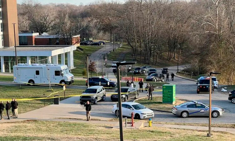 Tiroteo en universidad de Kentucky deja un muerto
