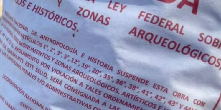 Autoridades federales suspenden obras en Plaza Héroes de la Independencia
