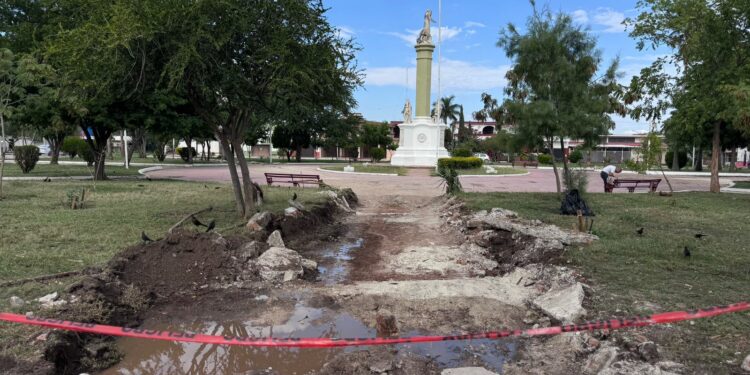 Autoridades federales suspenden obras en Plaza Héroes de la Independencia