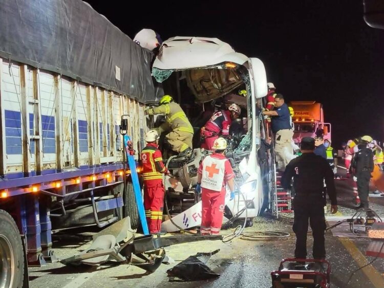 Trágico diciembre: Accidentes carreteros cobran 17 vidas