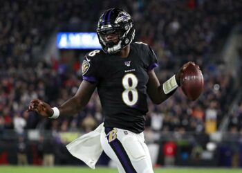 Lamar Jackson y Harbaugh se juegan el futuro: ¿Estará la estrella de los Ravens ante Steelers?