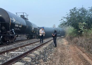 Tren con cloro se descarrila en Veracruz; activan emergencia