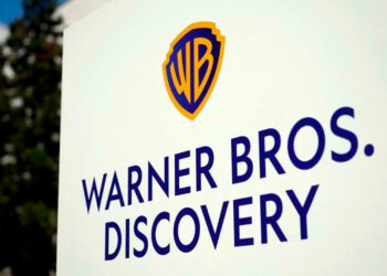 Guerra por Warner: Larry Ellison pone 40 mil mdd para que Paramount venza a Netflix