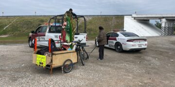 Devoción en camino: peregrino viaja cientos de kilómetros por su manda