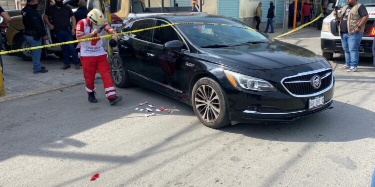 Colisión múltiple en 19 Carrera Torres deja una persona hospitalizada y daños