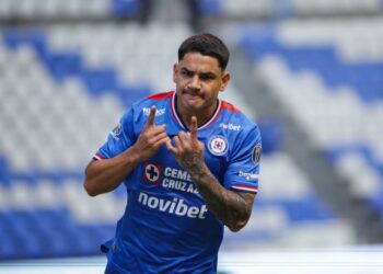 Cruz Azul derrota 2-0 al Atlas en su nueva sede de Puebla
