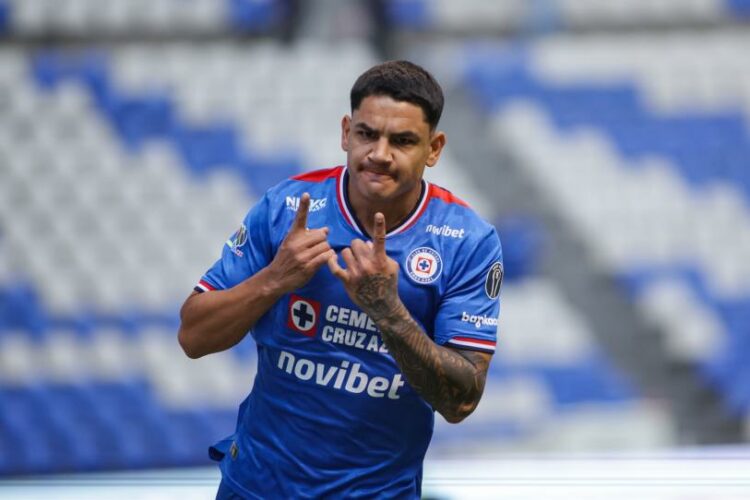 Cruz Azul derrota 2-0 al Atlas en su nueva sede de Puebla