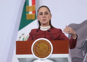 Sheinbaum garantiza autonomía del INE en reforma electoral; perfilan recortes a órganos electorales