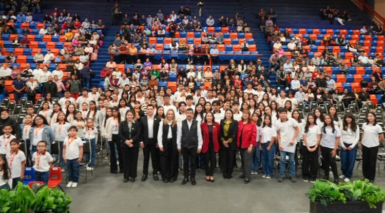 Entrega la UAT reconocimientos a estudiantes del CeINA