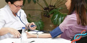 Controlar la hipertensión a los 40 años podría reducir la demencia senil revela un estudio