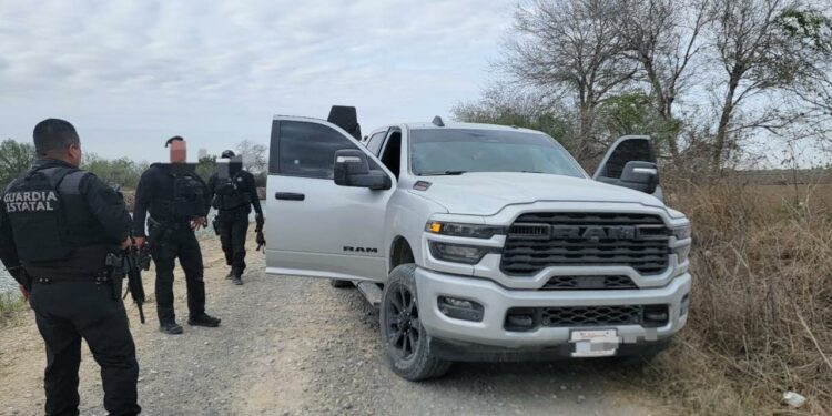 Golpe a la delincuencia en Díaz Ordaz: Guardia Estatal captura a tres civiles armados