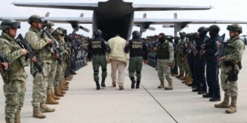 México envía a Estados Unidos a 37 reos más de alta peligrosidad de Almoloya