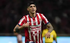 El victorense Alan Pulido en la mira de Rayados de Monterrey para suplir a Berterame