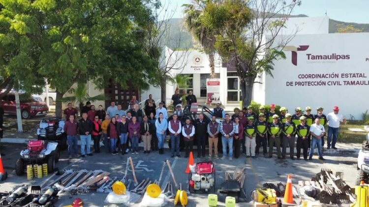 Entregan equipamiento al personal de Protección Civil de Tamaulipas