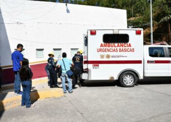 Suman dos personas muertas en Guerrero y CDMX por sismo de magnitud 6.5