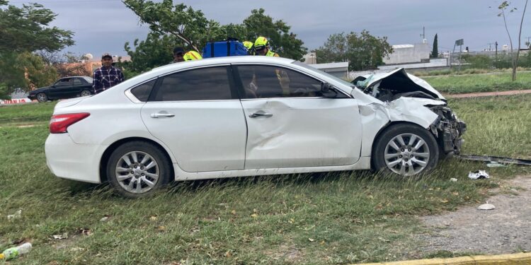 Choque en crucero para el Cuartel Militar de Cd. Victoria deja dos heridos