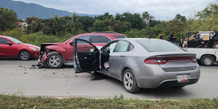 Choque frontal en bulevar Guadalupe Victoria deja cuatro lesionados