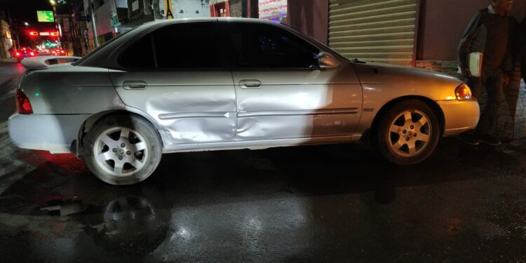 Choque en el centro de Victoria deja cuantiosos daños materiales