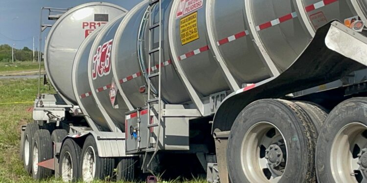 Tragedia en Victoria: muere mujer en choque de moto contra tráiler en Libramiento Naciones Unidas