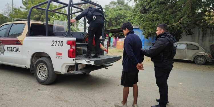 Incendia intencionalmente casa de sus abuelos, lo detienen