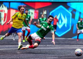 Brasil aplasta a México y jugará la final ante Chile