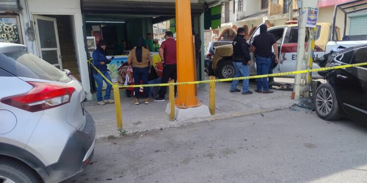 Colisión múltiple en 19 Carrera Torres deja una persona hospitalizada y daños