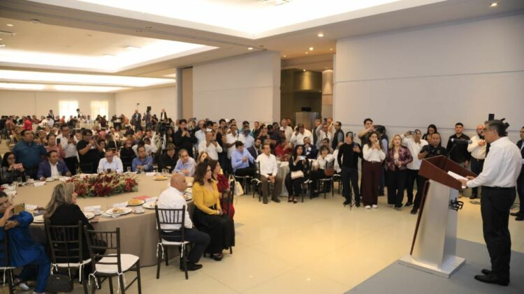 Imprescindible labor de periodistas para construir un mejor Tamaulipas: Américo Villarreal