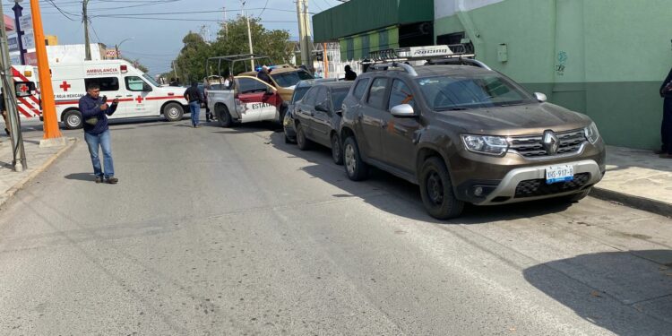 Colisión múltiple en 19 Carrera Torres deja una persona hospitalizada y daños