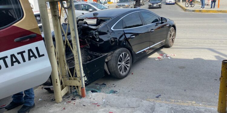 Colisión múltiple en 19 Carrera Torres deja una persona hospitalizada y daños