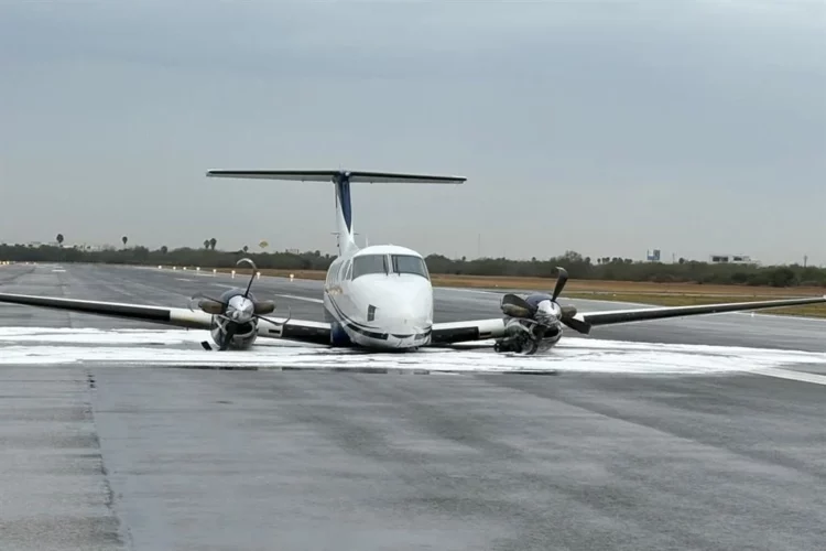 Avión de la FGR aterriza de emergencia en Aeropuerto de Reynosa