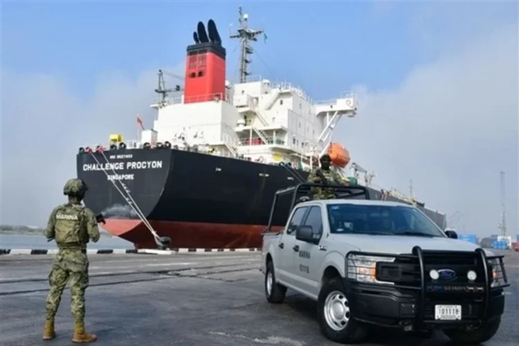 Juez da luz verde a captura de mando naval implicado en huachicol en Tamaulipas