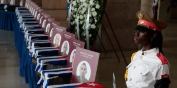 Cuba honra a 32 militares caídos tras incursión en Venezuela