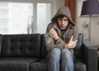 ¿Por qué en invierno en tu casa hace más frío adentro que afuera?