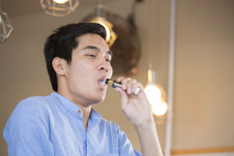 Adiós a los vapeadores: Desde hoy es ilegal su venta y fabricación en todo el país