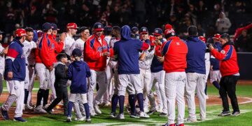 Águilas de Mexicali vence a Charros en 11 entradas