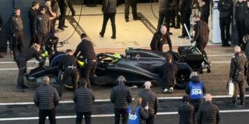 Primeras vueltas de Checo Pérez en el auto de Cadillac