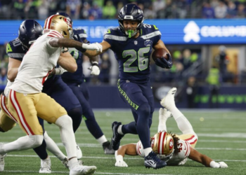 Zach Charbonnet fuera de la Final NFC tras grave lesión